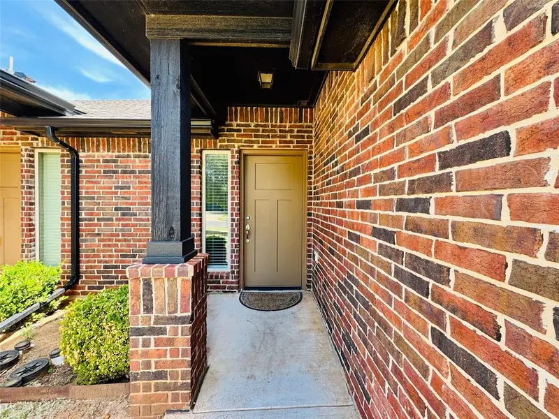 18100 Manera WAY, Edmond, OK 73012