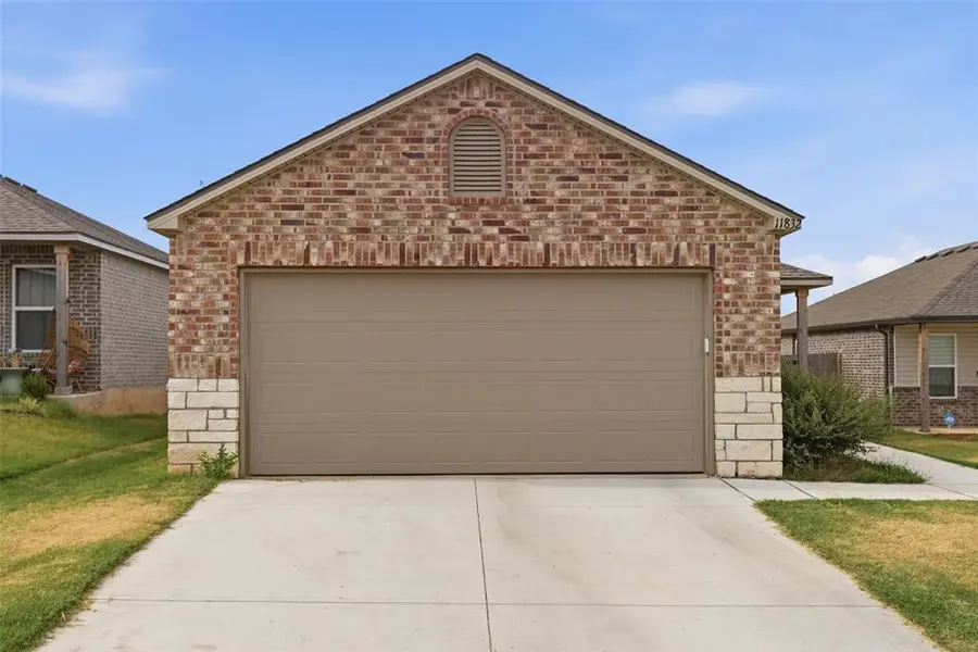 11832 NW 94th ST, Yukon, OK 73099