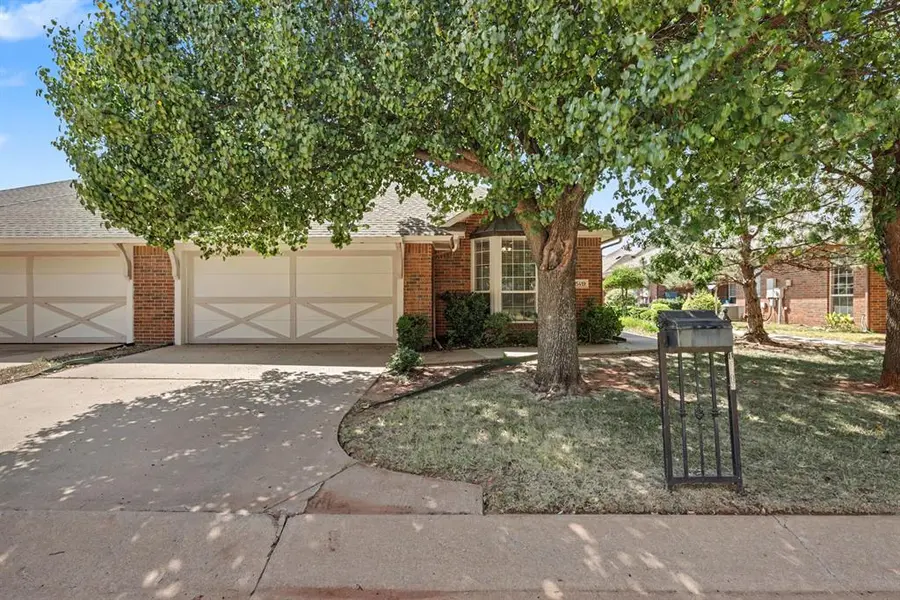 15419 Monarch LN, Edmond, OK 73013