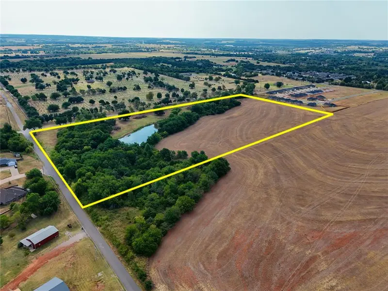 1927 N Pine ST, Guthrie, OK 73044