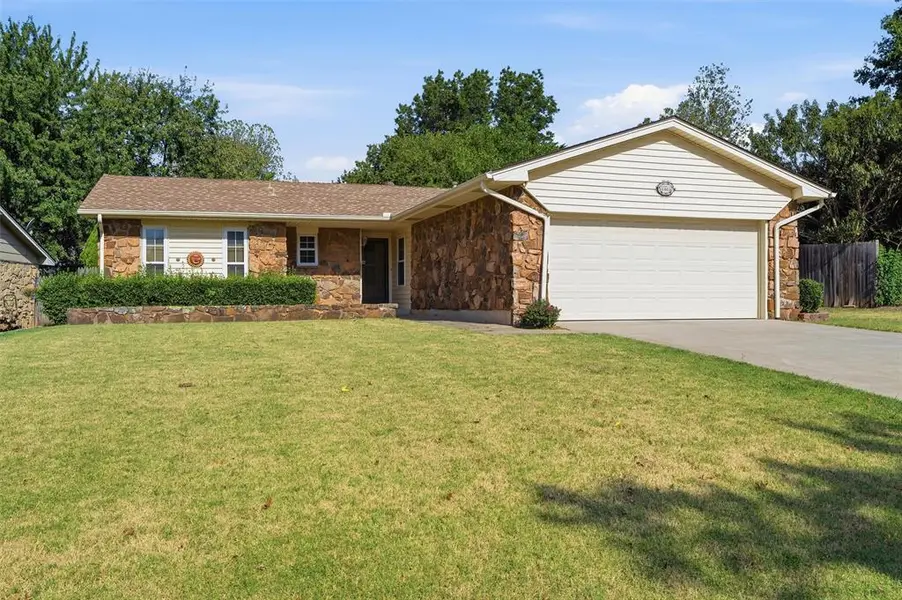 11913 O Casey ST, Yukon, OK 73099