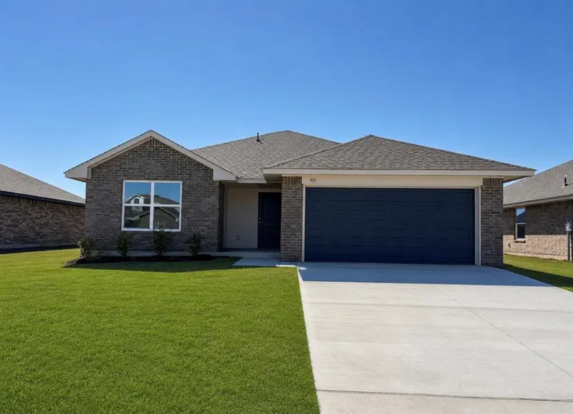 921 Hazy Brook CIR, Chickasha, OK 73018