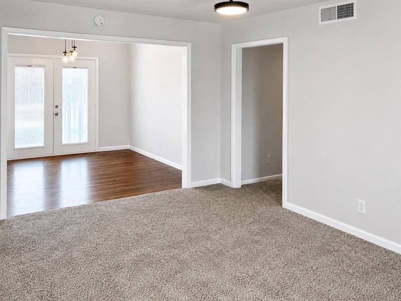 5535 S Boston PL, Tulsa, OK 74105