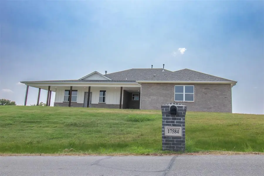 17584 Salma RD, Choctaw, OK 73020