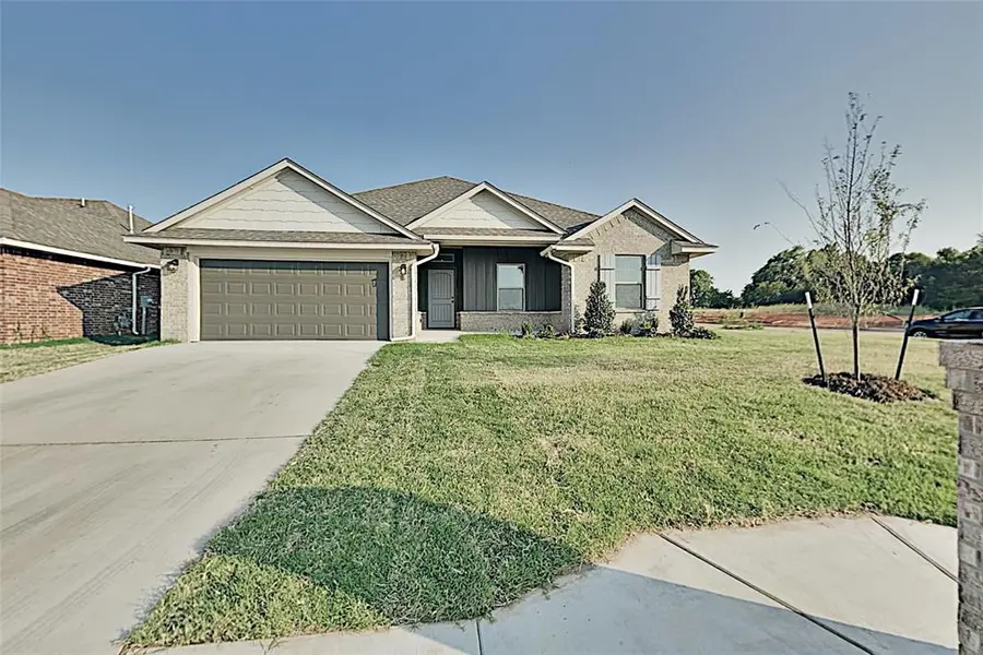 5521 Cheyenne RD, Warr Acres, OK 73132