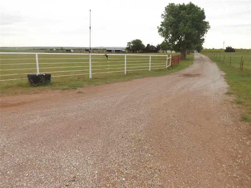 21259 E County Road 160 RD, Headrick, OK 73549