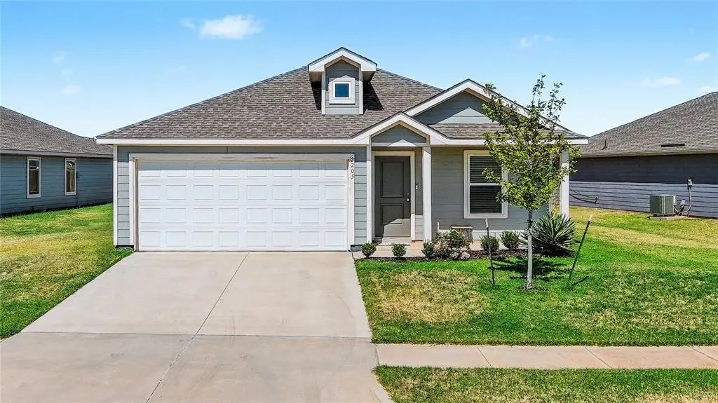 2205 Claire DR, Yukon, OK 73099