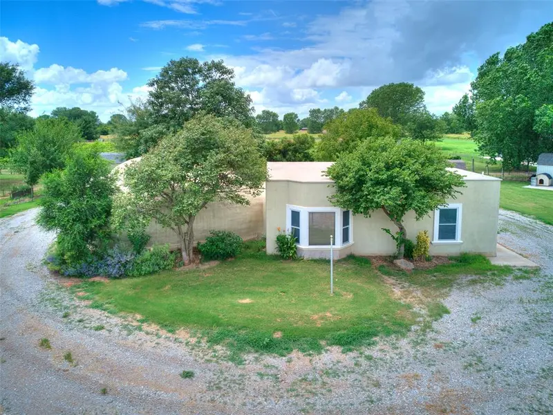 6745 N Gregory RD, Yukon, OK 73099