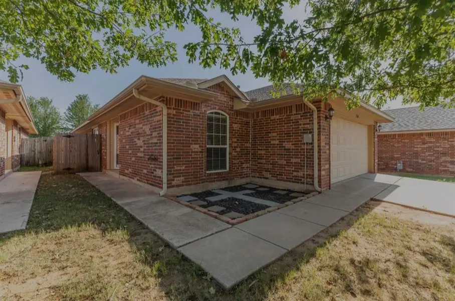 12368 SW 6th ST, Yukon, OK 73099