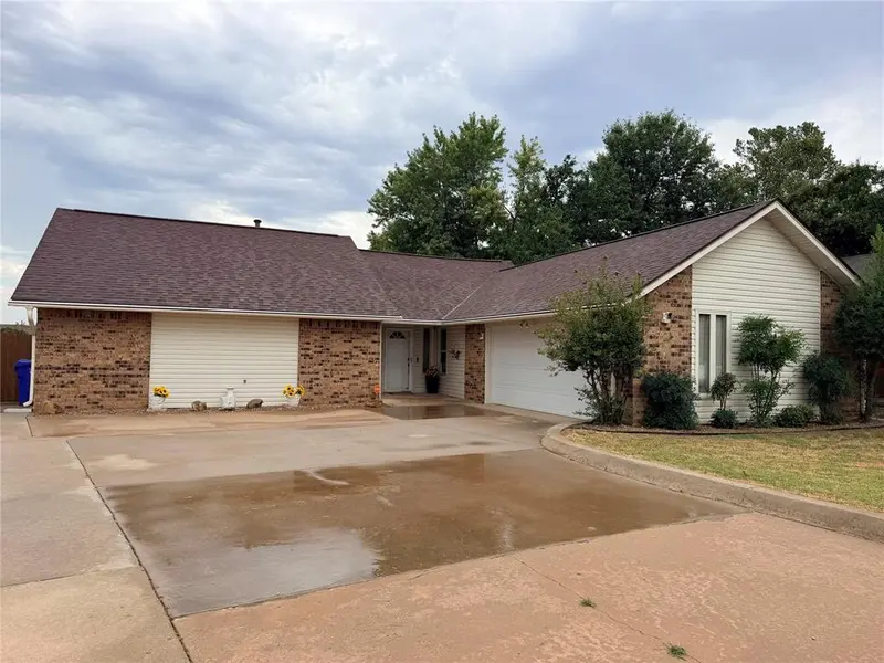2816 Dalewood PL, Norman, OK 73071