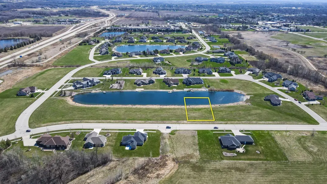 1088 DUCHARME Pkwy #51, Fond Du Lac, WI 54935