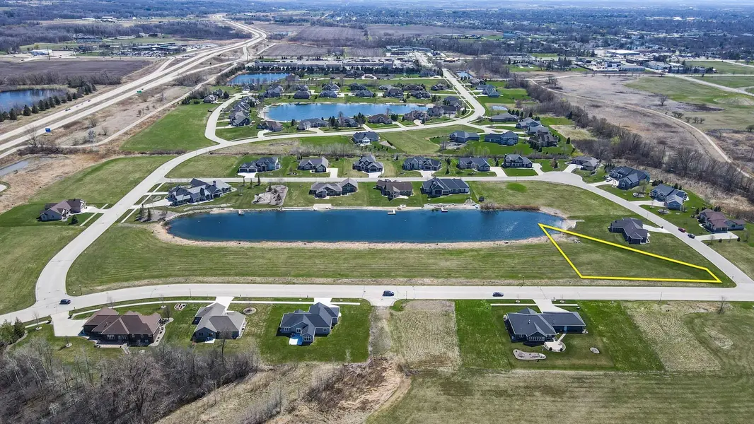 1060 DUCHARME Pkwy #49, Fond Du Lac, WI 54935