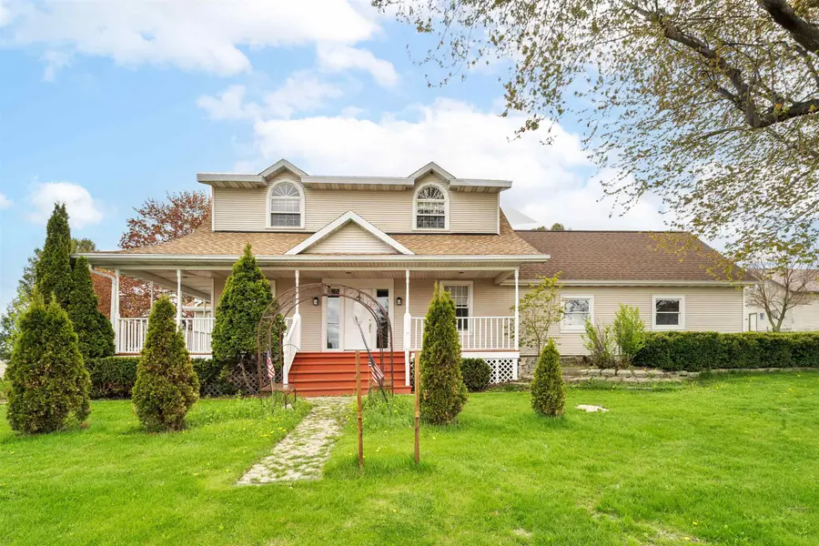 W1905 HWY H, New Holstein, WI 53061
