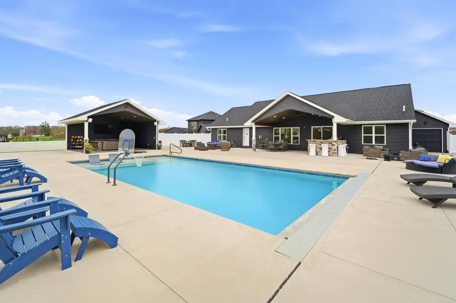 594 PRAIRIE GARDENS LN, Pulaski, WI 54162