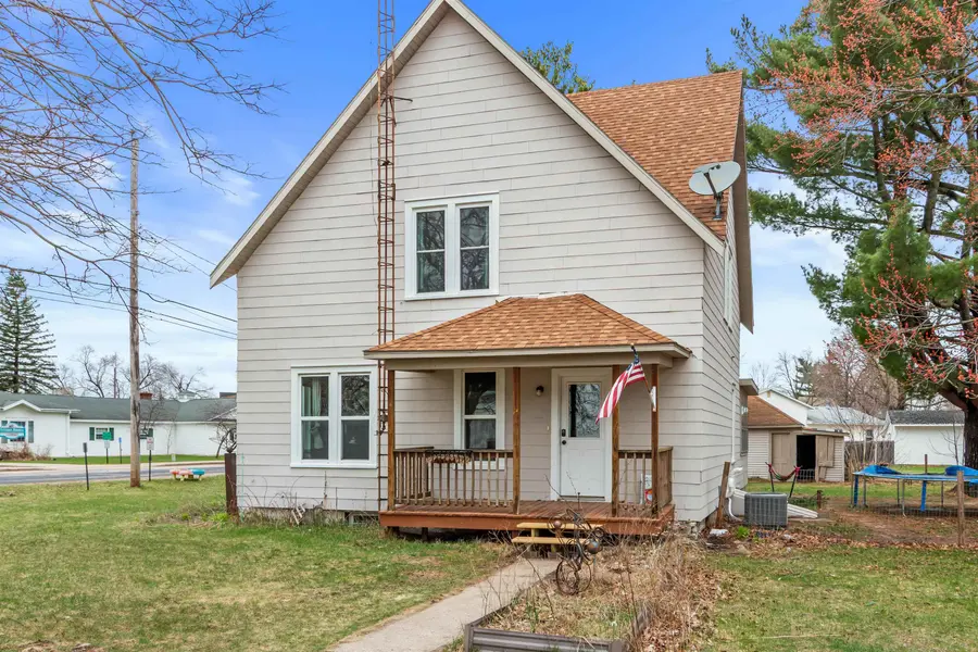 545 DIVISION ST, Wild Rose, WI 54984