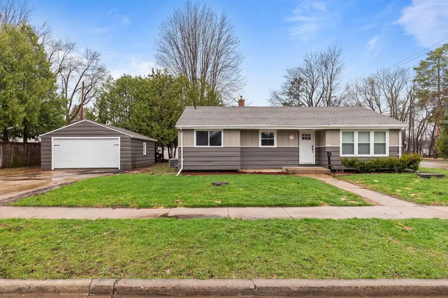2007 S GLADYS AVE, Appleton, WI 54915