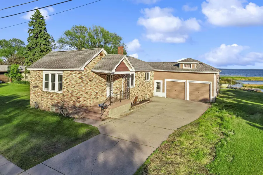 103 W BAY SHORE ST, Marinette, WI 54143