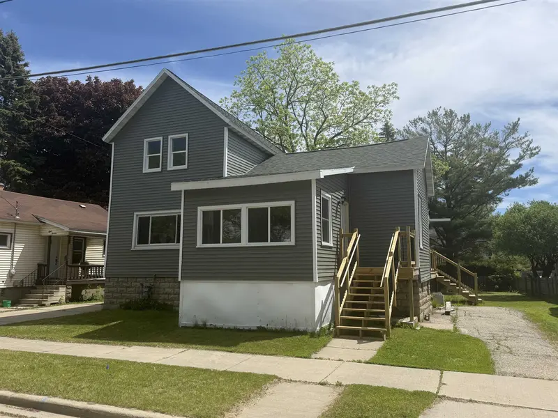 810 4TH ST, Menominee, WI 49858