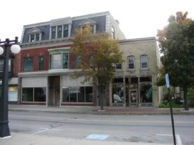 813 1ST ST, Menominee, MI 49858
