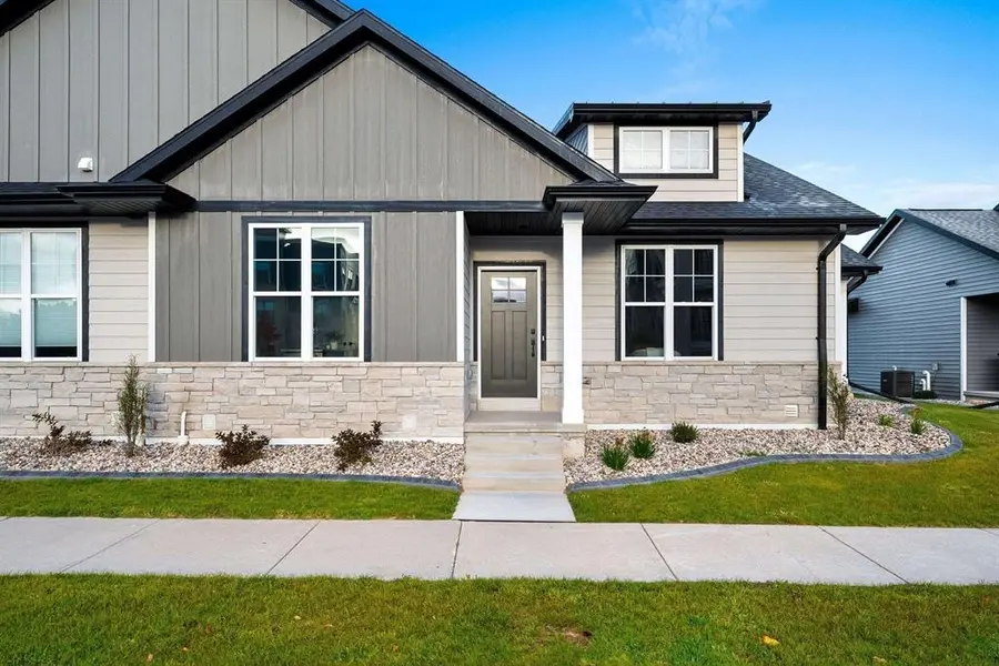 2864 ELM TREE HL, Howard, WI 54313-9264