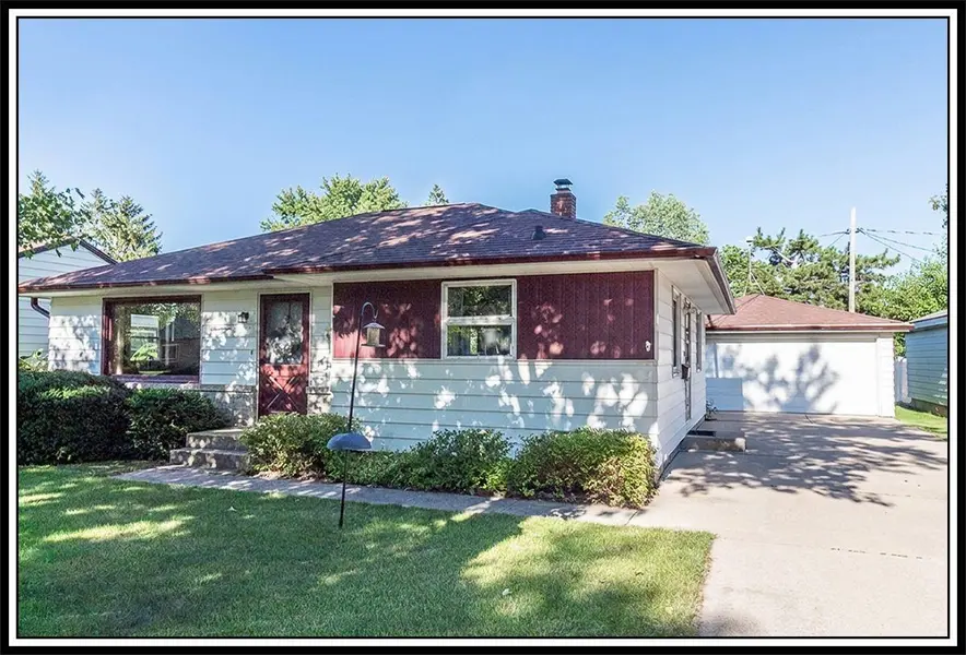 1718 S PEARL ST, New London, WI 54961-2556
