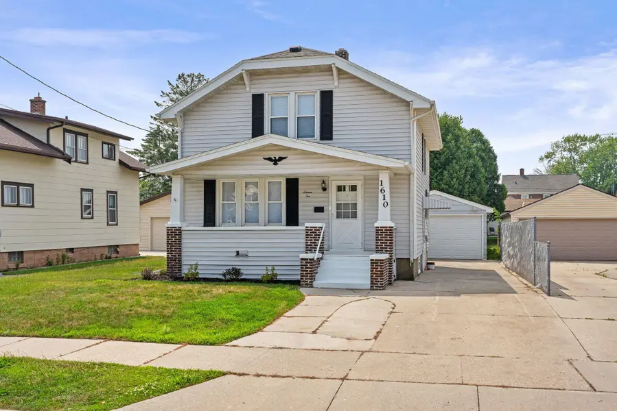 1610 S 14TH ST, Manitowoc, WI 54220