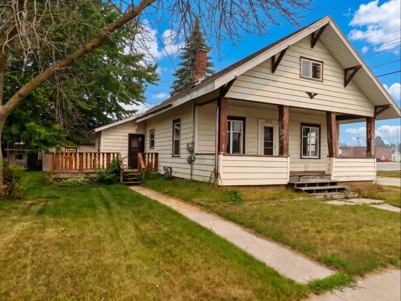 1018 LOWELL ST, Two Rivers, WI 54241