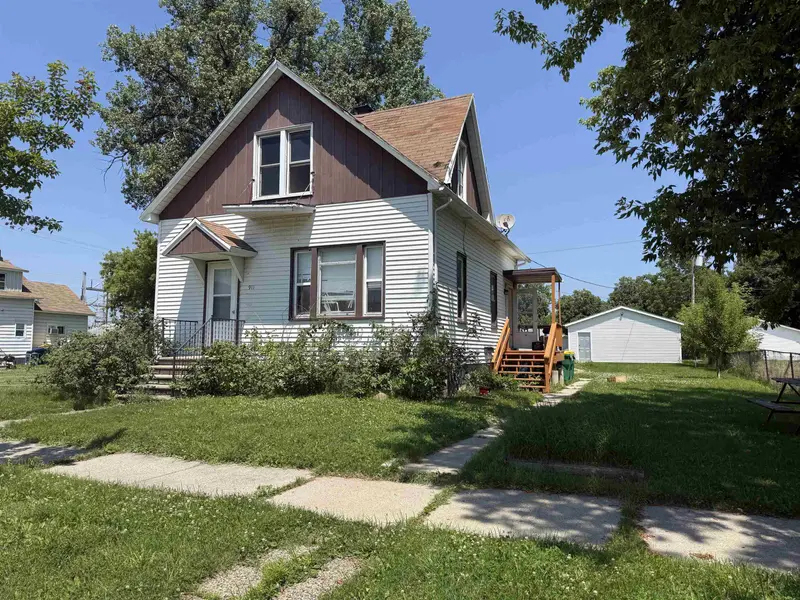 911 SMITH ST, Green Bay, WI 54302