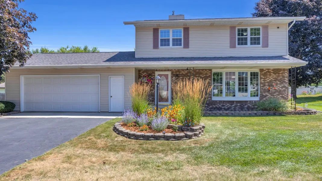 103 MARTIN AVE, Eden, WI 53019