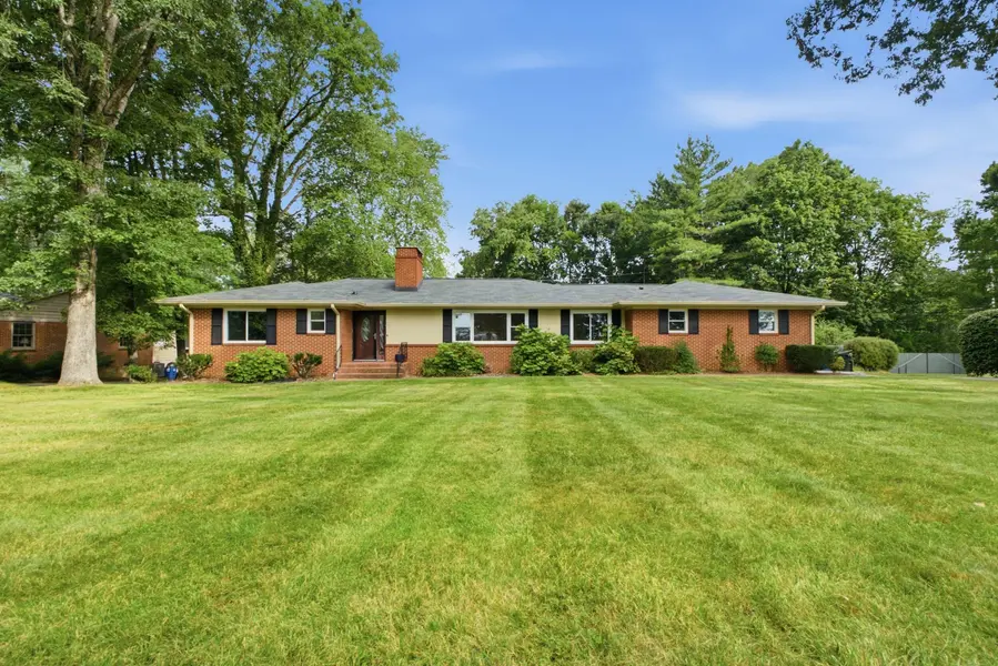 205 S Palisades Drive, Signal Mountain, TN 37377