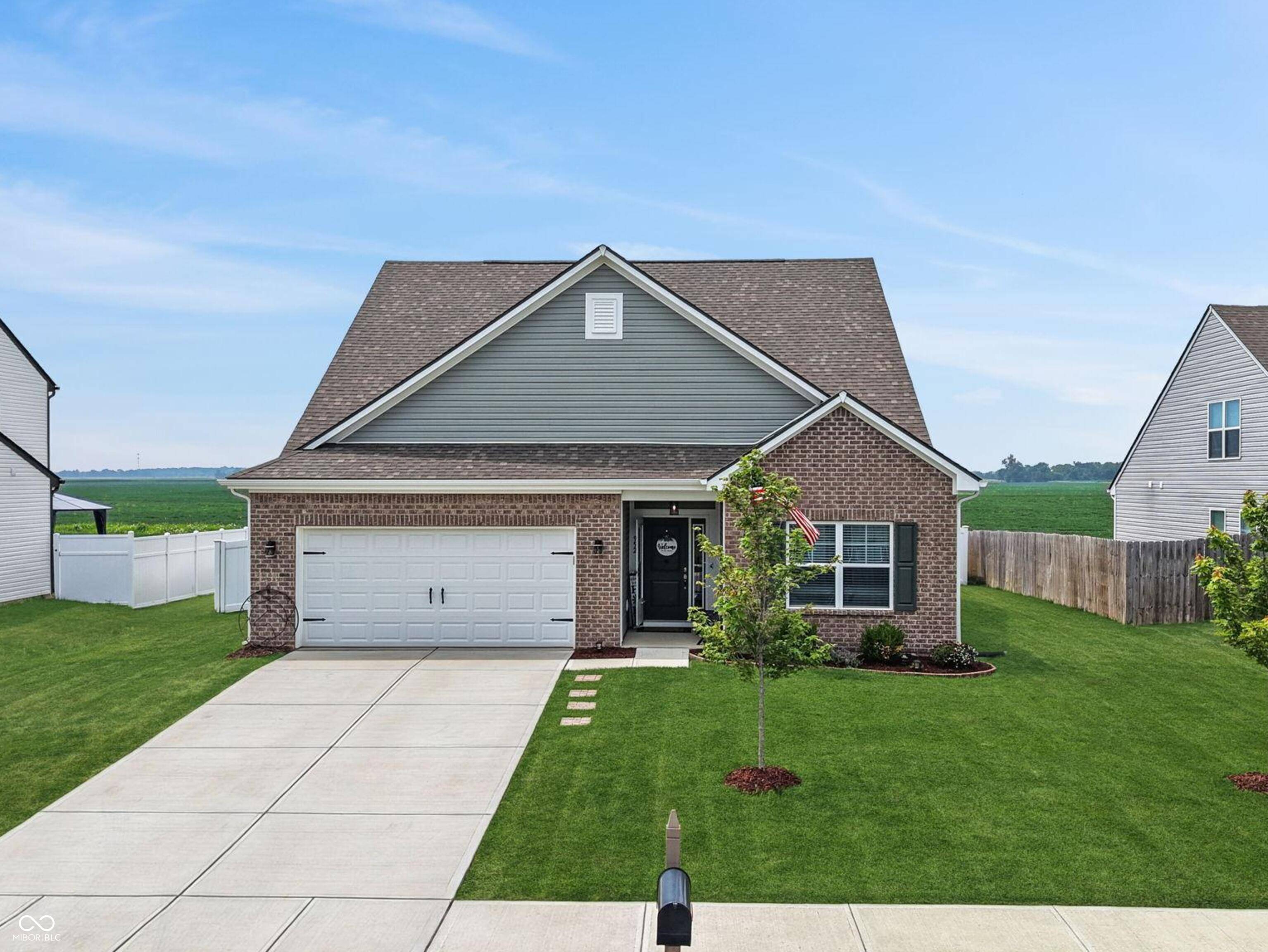952 Borealis DR, Franklin, IN 46131
