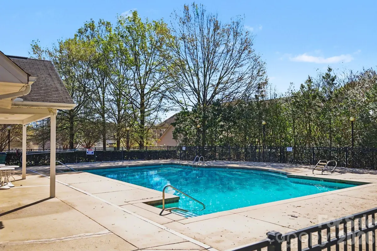 8411 Chaceview CT, Charlotte, NC 28269