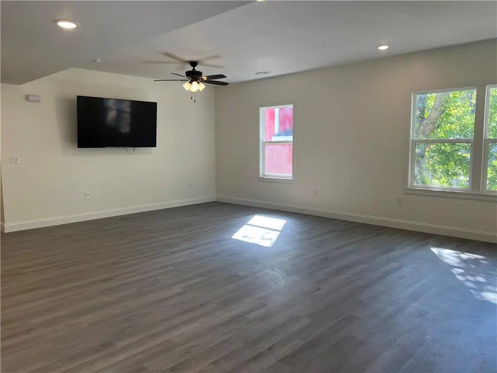 508 W Shawnee ST, Paola, KS 66071