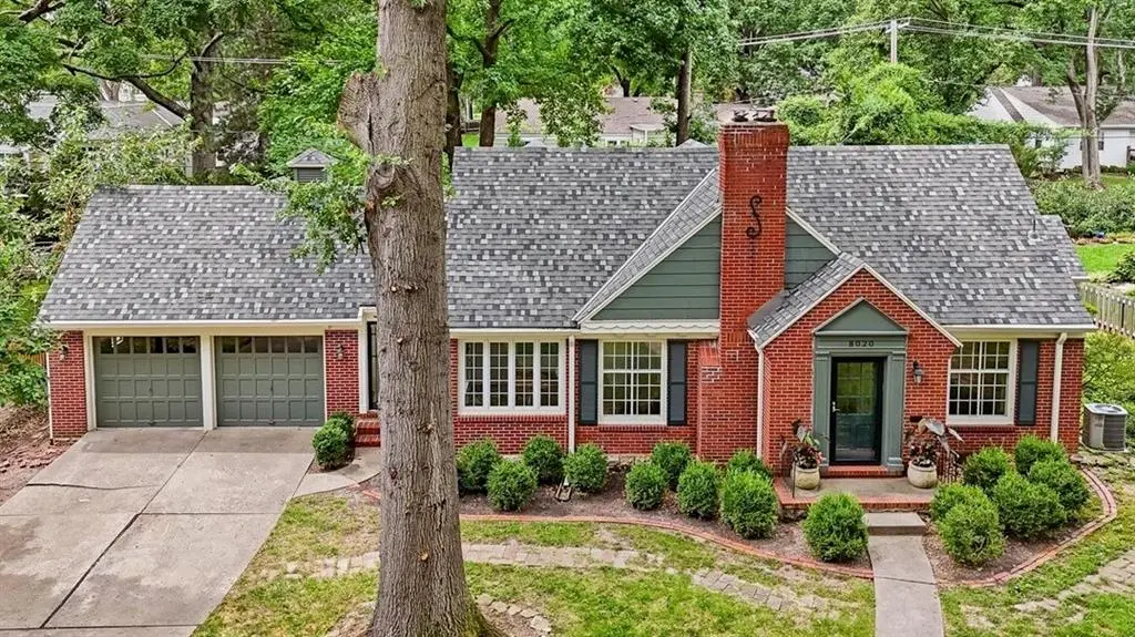 8020 Manor RD, Leawood, KS 66206