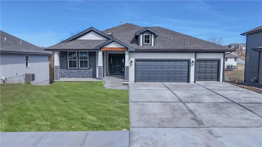 2394 W Wabash ST, Olathe, KS 66061