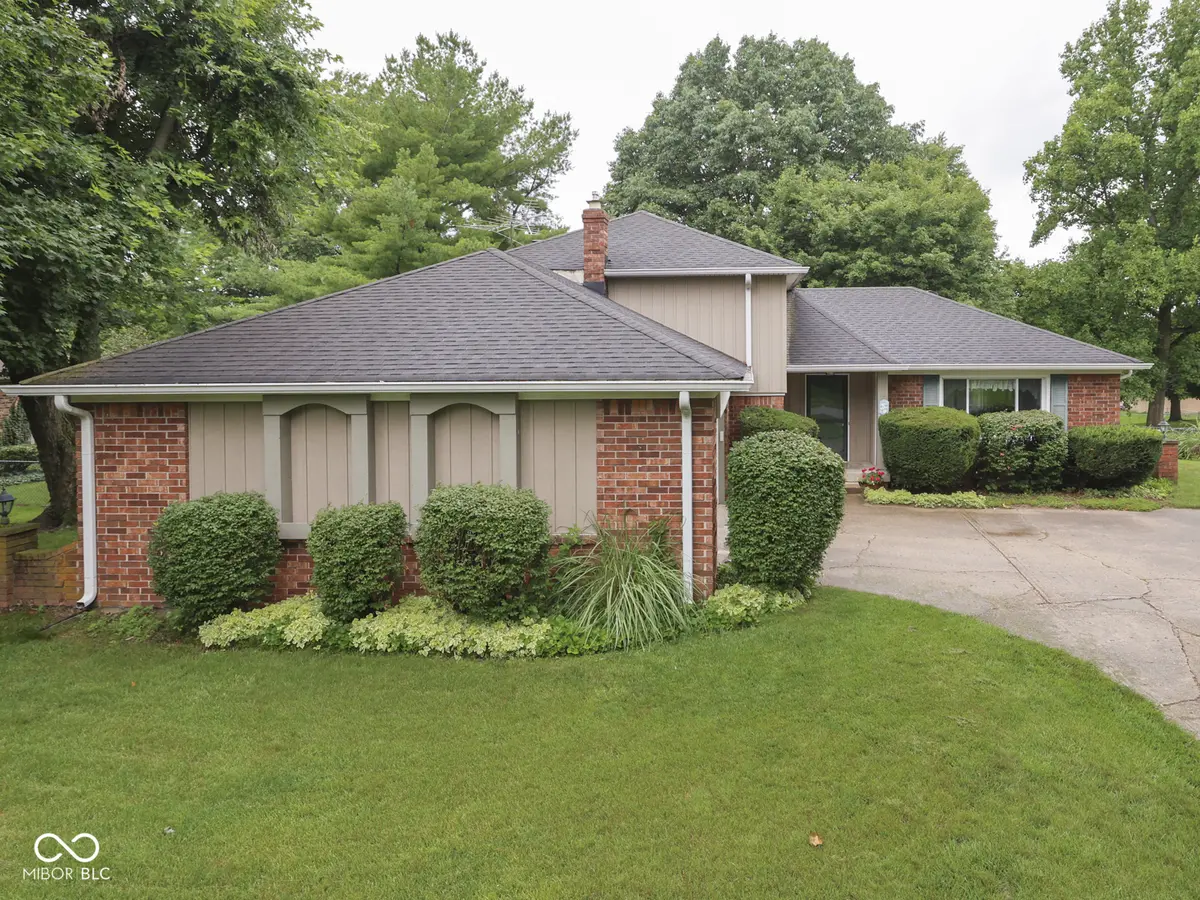 388 Leaning Tree RD, Greenwood, IN 46142