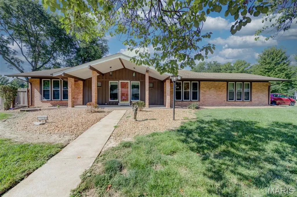 13248 Hobnail DR, Unincorporated, MO 63146