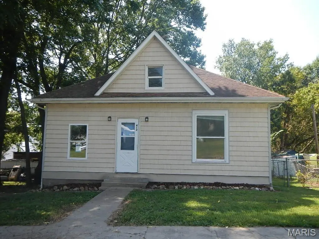 412 1st ST, Mokane, MO 65059
