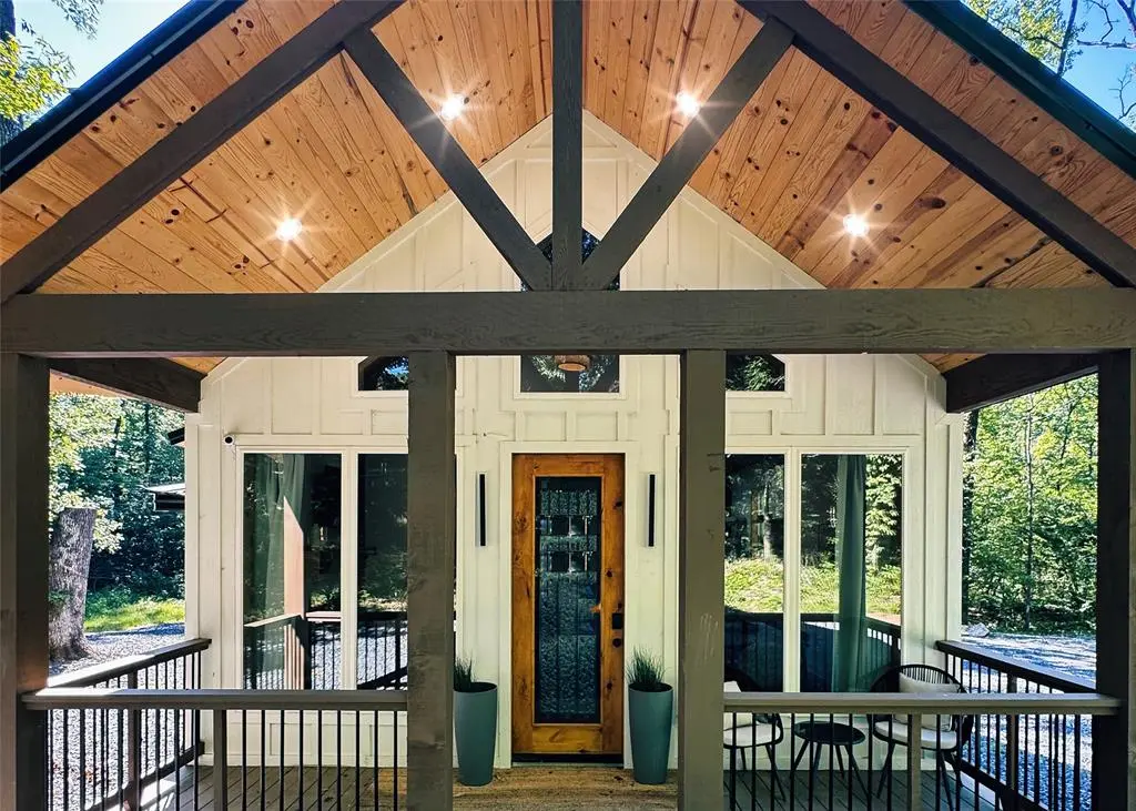 35 Cedar Dale LN, Broken Bow, OK 74728