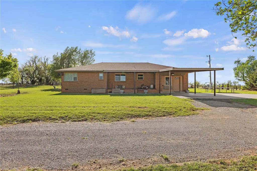 8020 County Road 1110, Lookeba, OK 73053