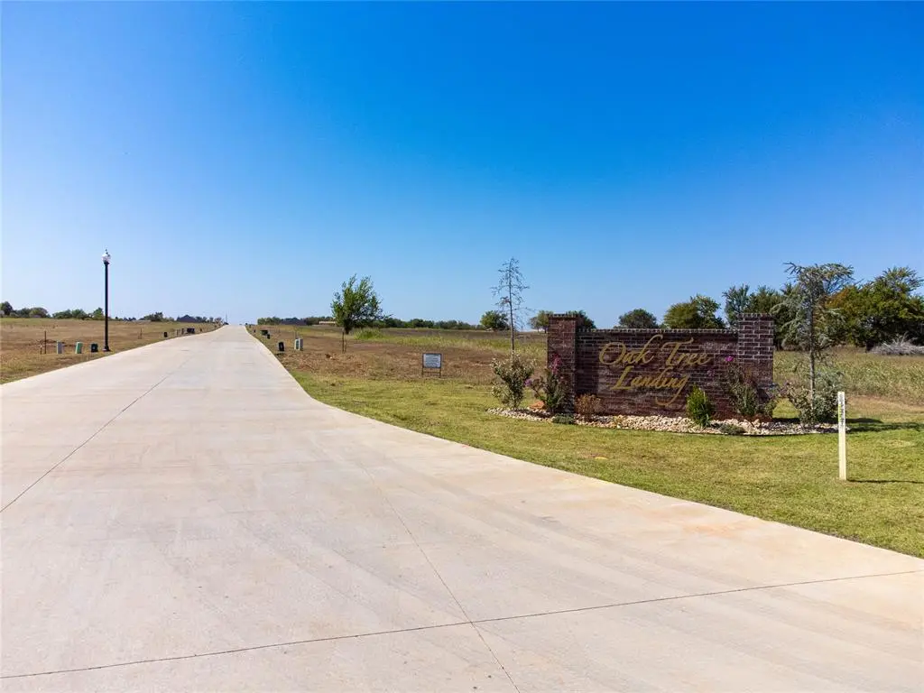 8890 Oak Tree CIR, Edmond, OK 73025