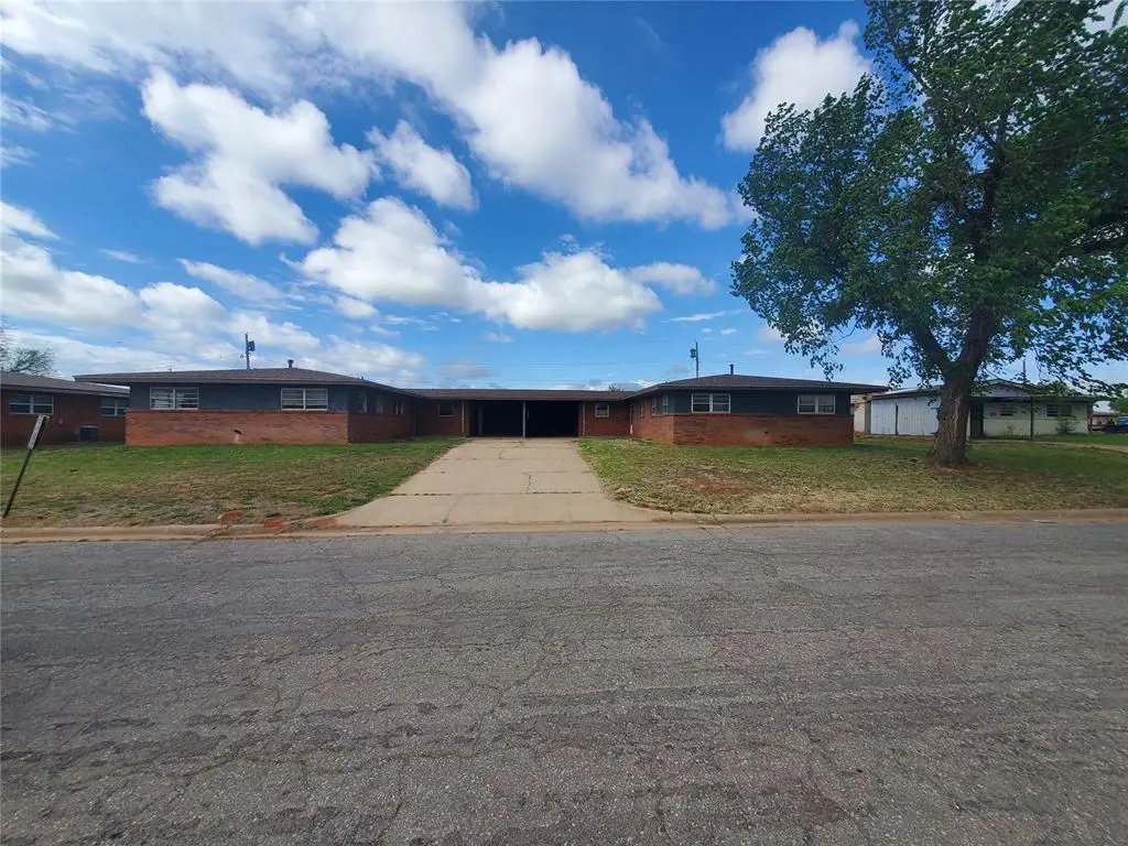407 Iroquois TRL, Burns Flat, OK 73624