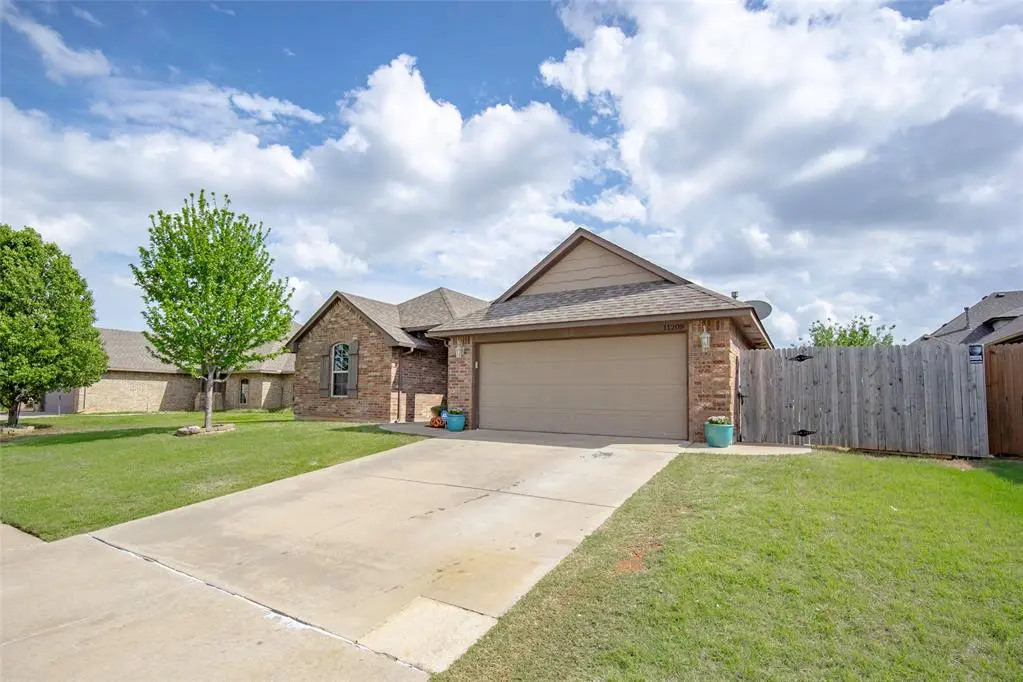 11208 NW 8th ST, Yukon, OK 73099