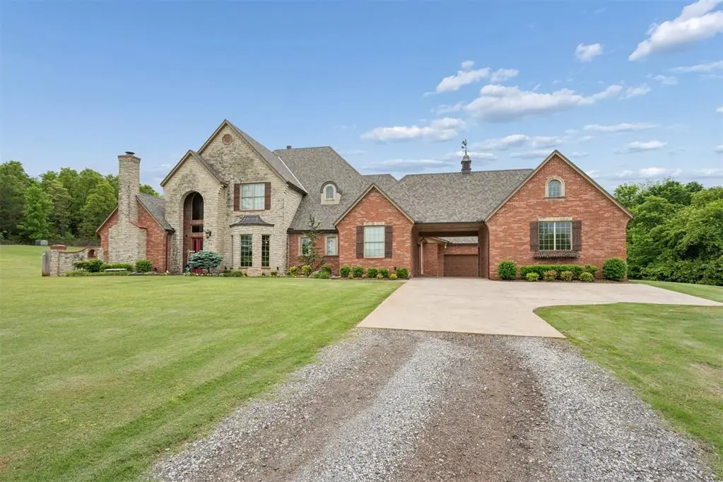 10221 S Triple X RD, Choctaw, OK 73020