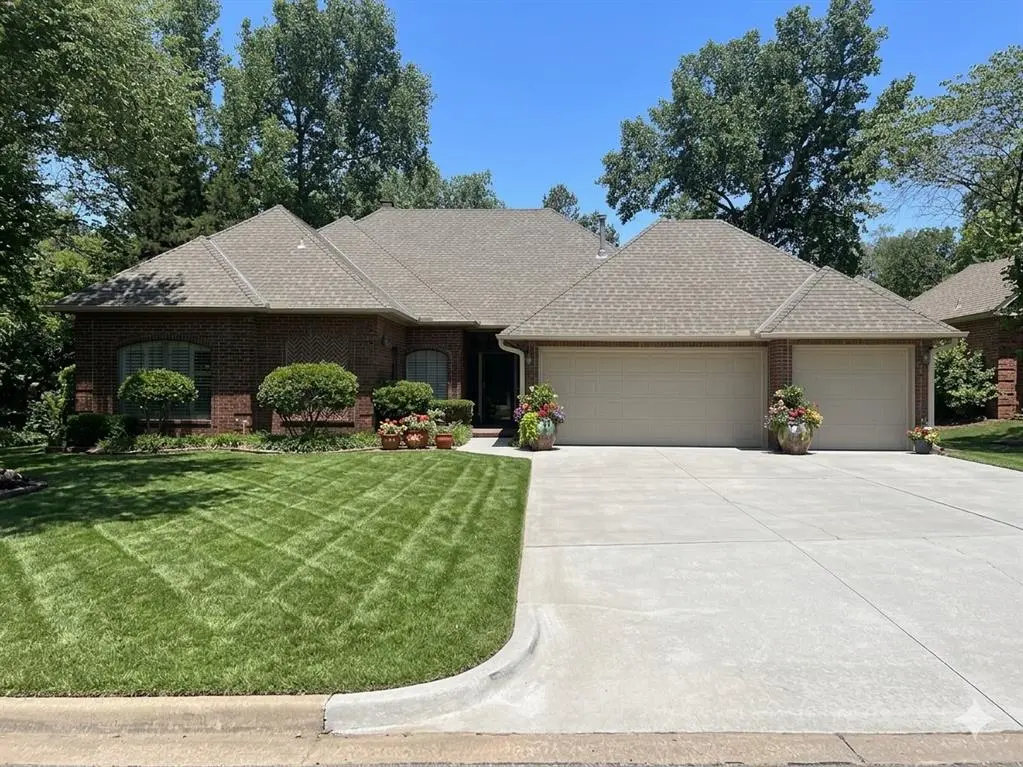 1904 Oaks WAY, Oklahoma City, OK 73131
