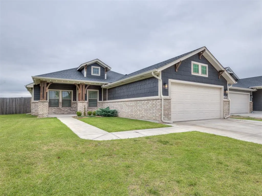 1237 SW 162nd ST, Moore, OK 73170