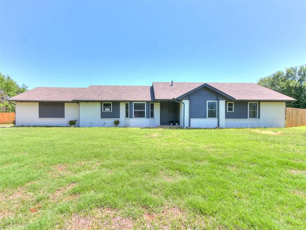 10820 Blue Fox DR, Edmond, OK 73025