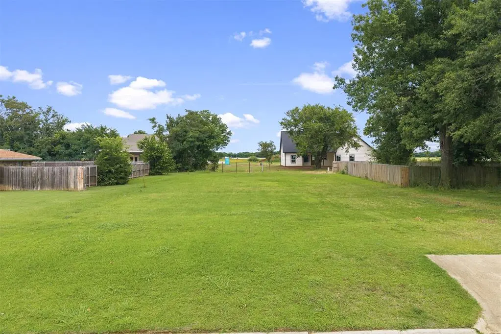 1331 Alvera LN, Wynnewood, OK 73098