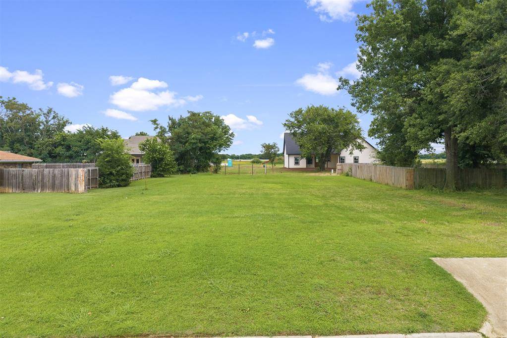 1331 Alvera LN, Wynnewood, OK 73098