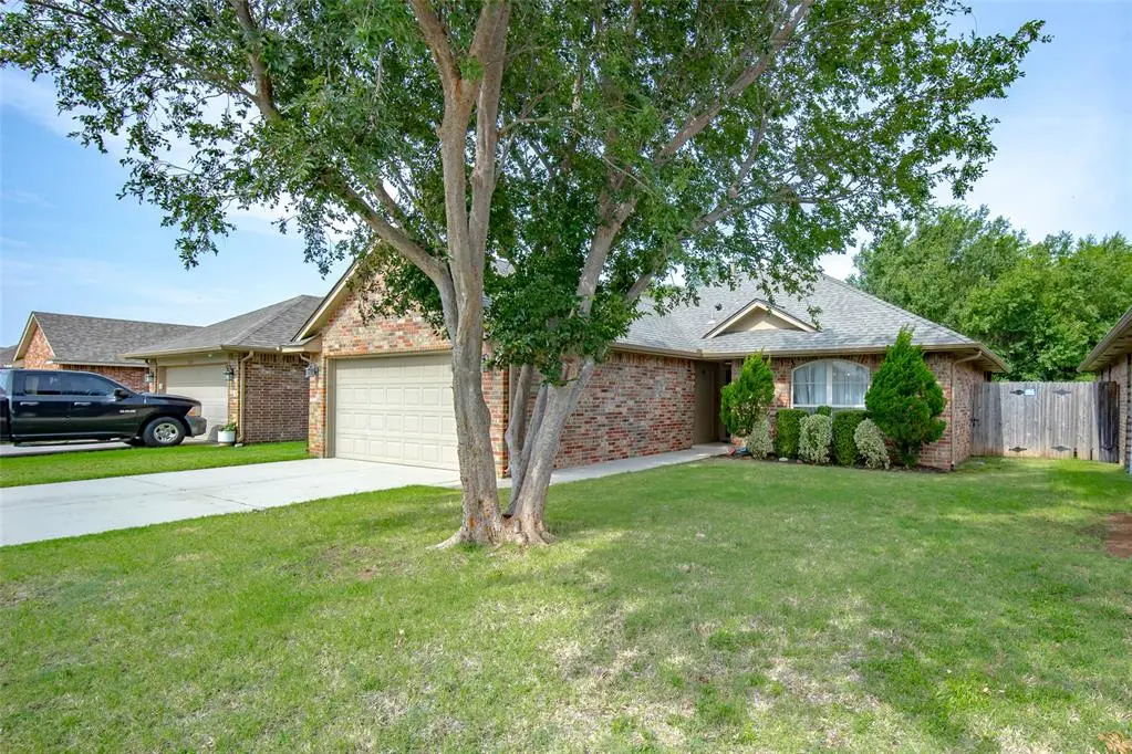 3221 Sahoma TRL, Yukon, OK 73099